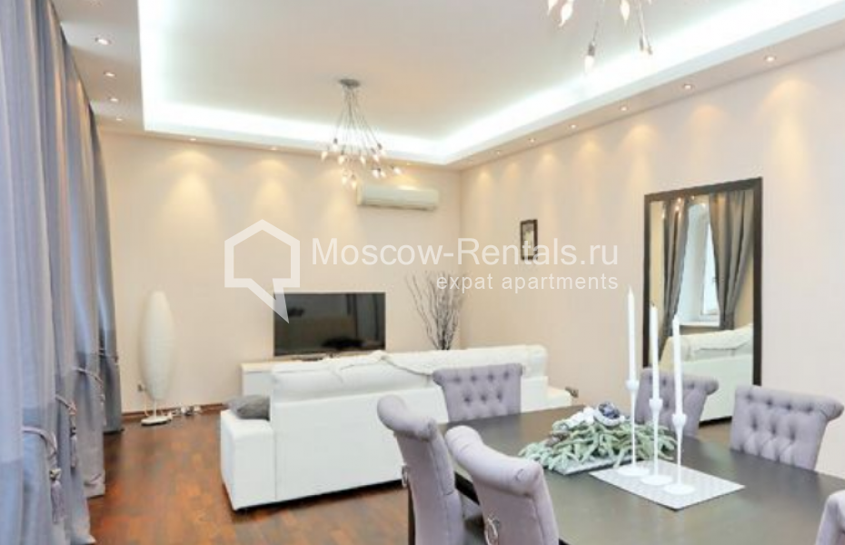 Photo #2 3-room (2 BR) apartment for <a href="http://moscow-rentals.ru/en/articles/long-term-rent" target="_blank">a long-term</a> rent
 in Russia, Moscow, Prechistenskaya emb, 45/1С3