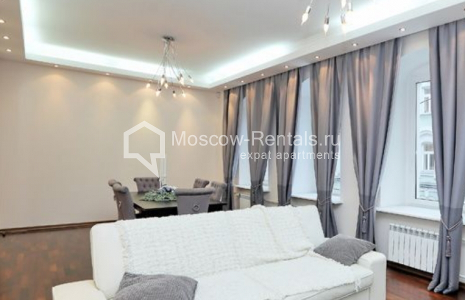 Photo #3 3-room (2 BR) apartment for <a href="http://moscow-rentals.ru/en/articles/long-term-rent" target="_blank">a long-term</a> rent
 in Russia, Moscow, Prechistenskaya emb, 45/1С3