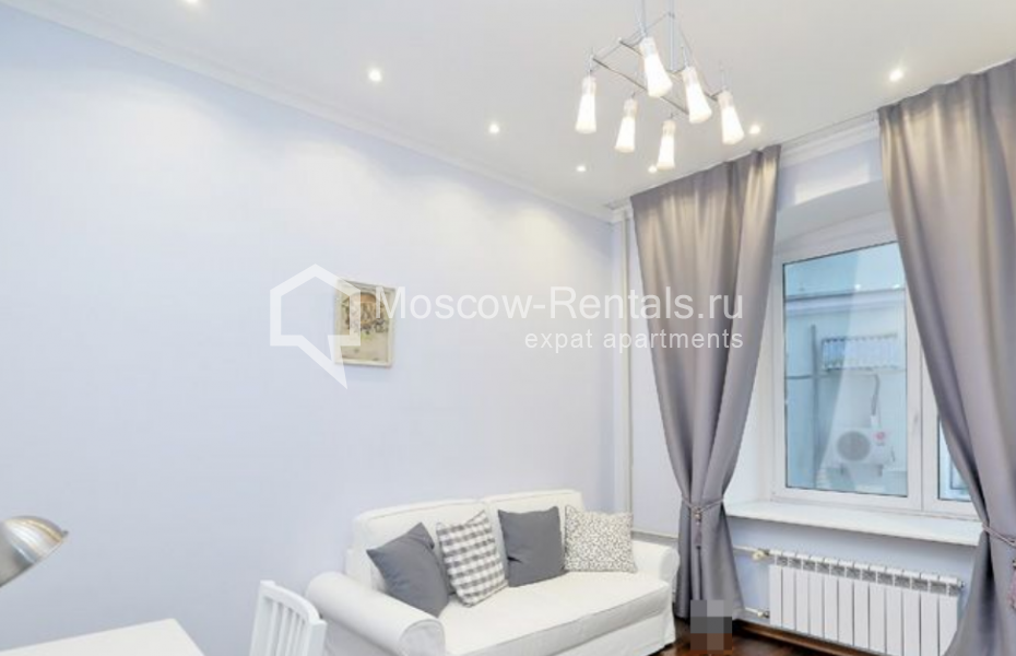 Photo #4 3-room (2 BR) apartment for <a href="http://moscow-rentals.ru/en/articles/long-term-rent" target="_blank">a long-term</a> rent
 in Russia, Moscow, Prechistenskaya emb, 45/1С3
