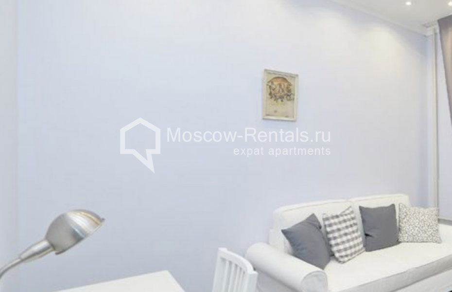 Photo #5 3-room (2 BR) apartment for <a href="http://moscow-rentals.ru/en/articles/long-term-rent" target="_blank">a long-term</a> rent
 in Russia, Moscow, Prechistenskaya emb, 45/1С3