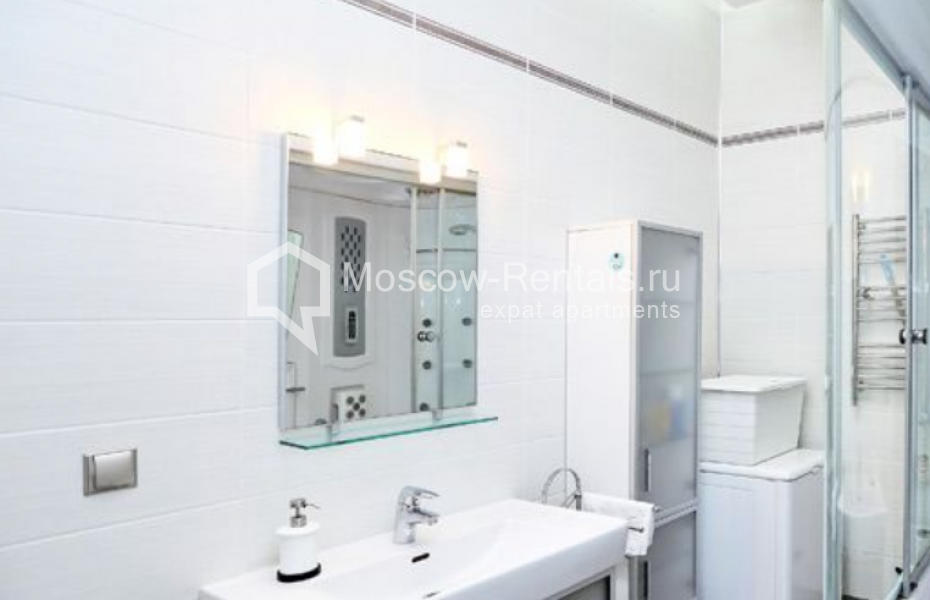 Photo #12 3-room (2 BR) apartment for <a href="http://moscow-rentals.ru/en/articles/long-term-rent" target="_blank">a long-term</a> rent
 in Russia, Moscow, Prechistenskaya emb, 45/1С3