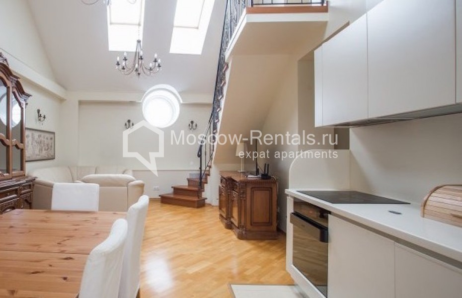 Photo #2 4-room (3 BR) apartment for <a href="http://moscow-rentals.ru/en/articles/long-term-rent" target="_blank">a long-term</a> rent
 in Russia, Moscow, Neglinnaya str, 18С1