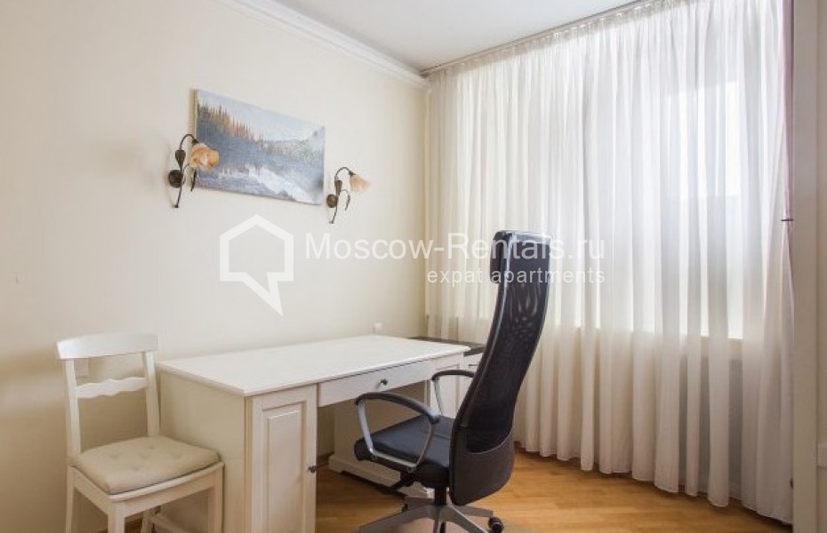 Photo #8 4-room (3 BR) apartment for <a href="http://moscow-rentals.ru/en/articles/long-term-rent" target="_blank">a long-term</a> rent
 in Russia, Moscow, Neglinnaya str, 18С1