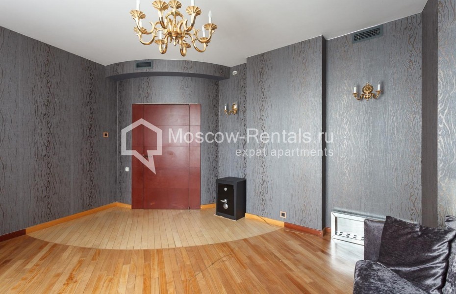 Photo #4 6-room (5 BR) apartment for <a href="http://moscow-rentals.ru/en/articles/long-term-rent" target="_blank">a long-term</a> rent
 in Russia, Moscow, Plyushchikha str, 22