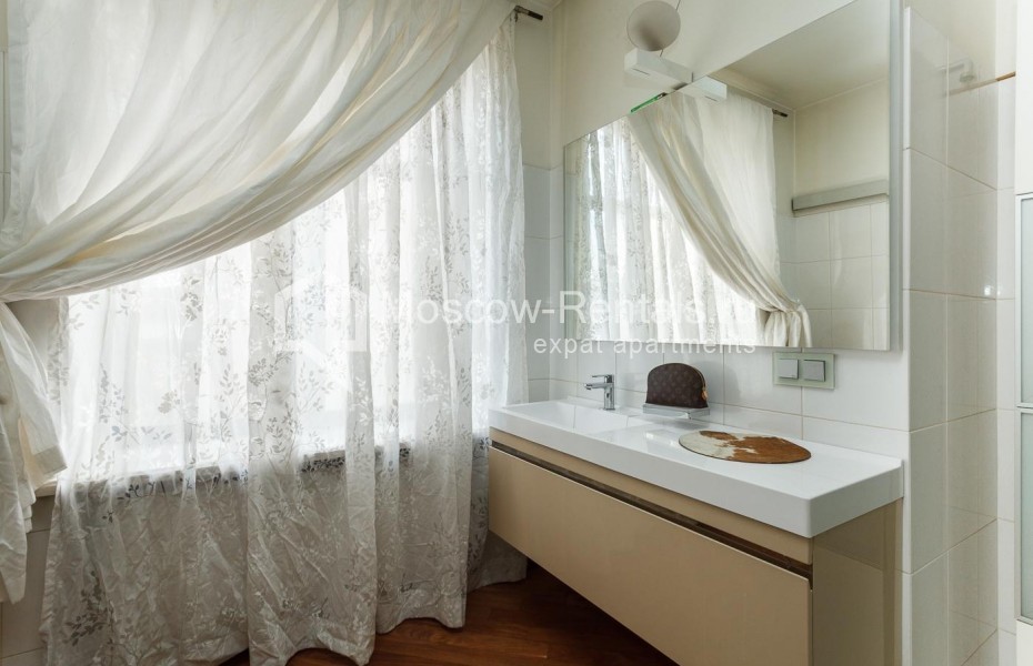 Photo #10 6-room (5 BR) apartment for <a href="http://moscow-rentals.ru/en/articles/long-term-rent" target="_blank">a long-term</a> rent
 in Russia, Moscow, Plyushchikha str, 22