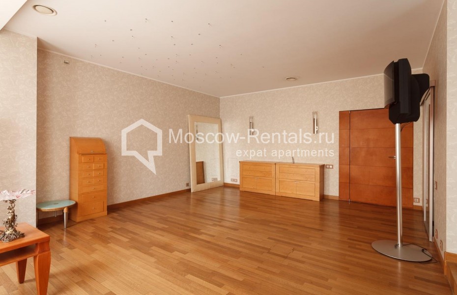 Photo #18 6-room (5 BR) apartment for <a href="http://moscow-rentals.ru/en/articles/long-term-rent" target="_blank">a long-term</a> rent
 in Russia, Moscow, Plyushchikha str, 22