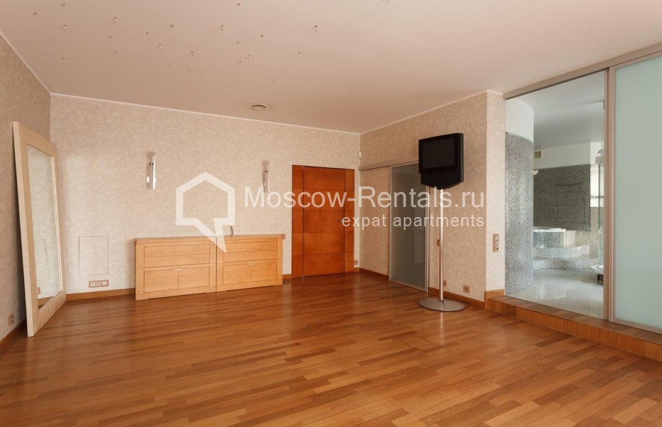 Photo #19 6-room (5 BR) apartment for <a href="http://moscow-rentals.ru/en/articles/long-term-rent" target="_blank">a long-term</a> rent
 in Russia, Moscow, Plyushchikha str, 22