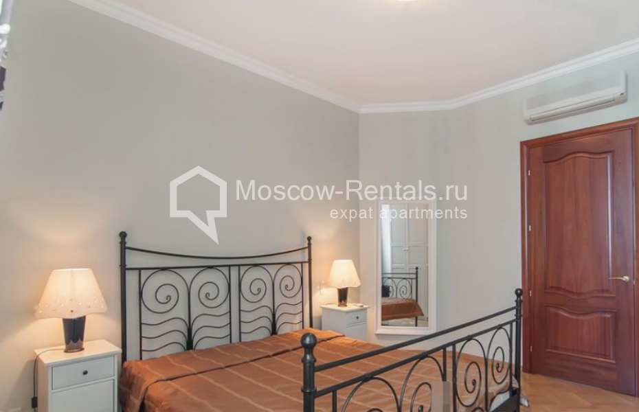 Photo #4 3-room (2 BR) apartment for <a href="http://moscow-rentals.ru/en/articles/long-term-rent" target="_blank">a long-term</a> rent
 in Russia, Moscow, Blagoveshchenskyi lane, 5