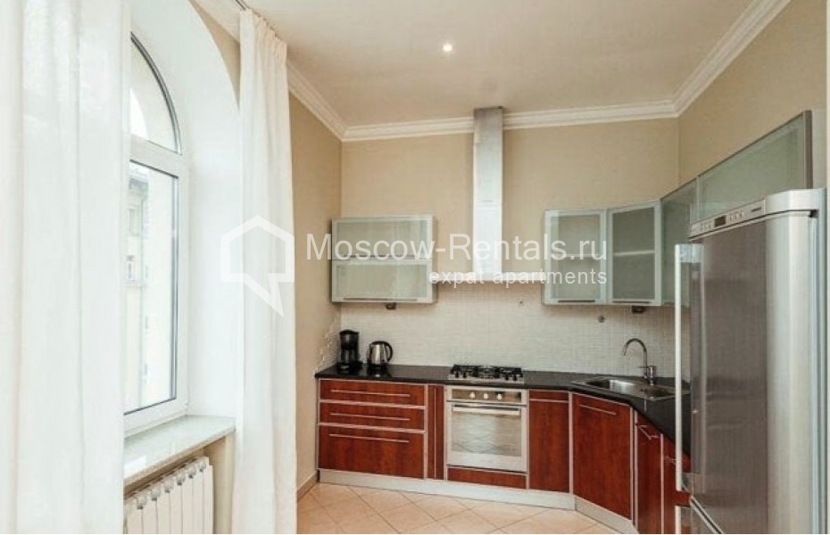 Photo #2 3-room (2 BR) apartment for <a href="http://moscow-rentals.ru/en/articles/long-term-rent" target="_blank">a long-term</a> rent
 in Russia, Moscow, Blagoveshchenskyi lane, 5