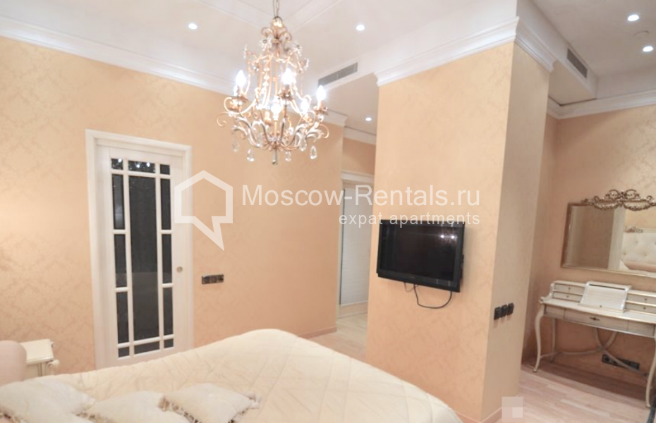 Photo #12 2-room (1 BR) apartment for <a href="http://moscow-rentals.ru/en/articles/long-term-rent" target="_blank">a long-term</a> rent
 in Russia, Moscow, Presnenskaya emb., 12