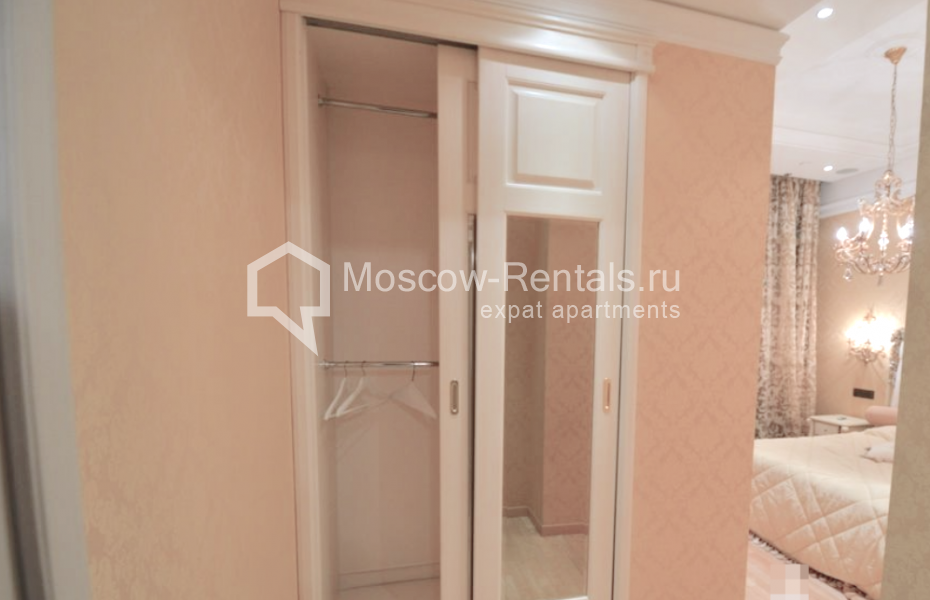 Photo #13 2-room (1 BR) apartment for <a href="http://moscow-rentals.ru/en/articles/long-term-rent" target="_blank">a long-term</a> rent
 in Russia, Moscow, Presnenskaya emb., 12