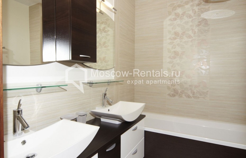 Photo #9 2-room (1 BR) apartment for <a href="http://moscow-rentals.ru/en/articles/long-term-rent" target="_blank">a long-term</a> rent
 in Russia, Moscow, Presnenskaya emb, 12
