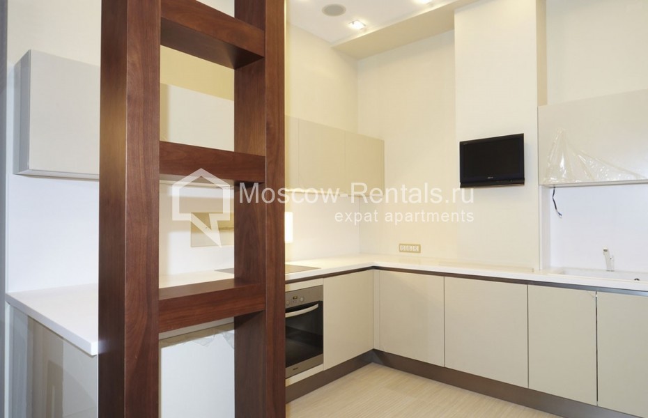 Photo #11 2-room (1 BR) apartment for <a href="http://moscow-rentals.ru/en/articles/long-term-rent" target="_blank">a long-term</a> rent
 in Russia, Moscow, Presnenskaya emb, 12