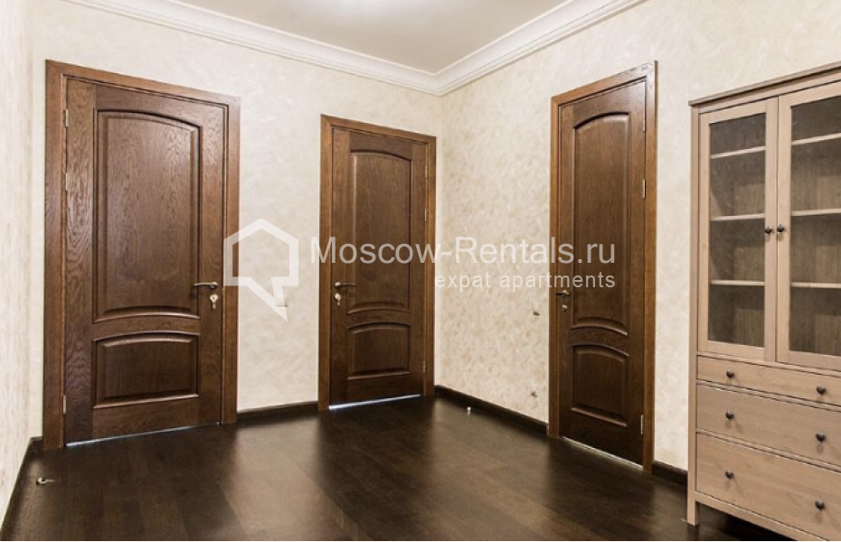 Photo #5 4-room (3 BR) apartment for <a href="http://moscow-rentals.ru/en/articles/long-term-rent" target="_blank">a long-term</a> rent
 in Russia, Moscow, Lomonosovskyi prosp, 25 к 5