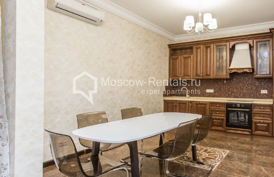 Photo #6 4-room (3 BR) apartment for <a href="http://moscow-rentals.ru/en/articles/long-term-rent" target="_blank">a long-term</a> rent
 in Russia, Moscow, Lomonosovskyi prosp, 25 к 5
