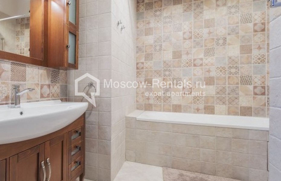 Photo #10 4-room (3 BR) apartment for <a href="http://moscow-rentals.ru/en/articles/long-term-rent" target="_blank">a long-term</a> rent
 in Russia, Moscow, Udaltsova str, 81