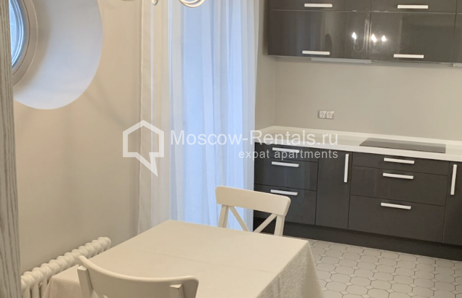 Photo #8 4-room (3 BR) apartment for <a href="http://moscow-rentals.ru/en/articles/long-term-rent" target="_blank">a long-term</a> rent
 in Russia, Moscow, Lomonosovskyi prosp, 29 к1