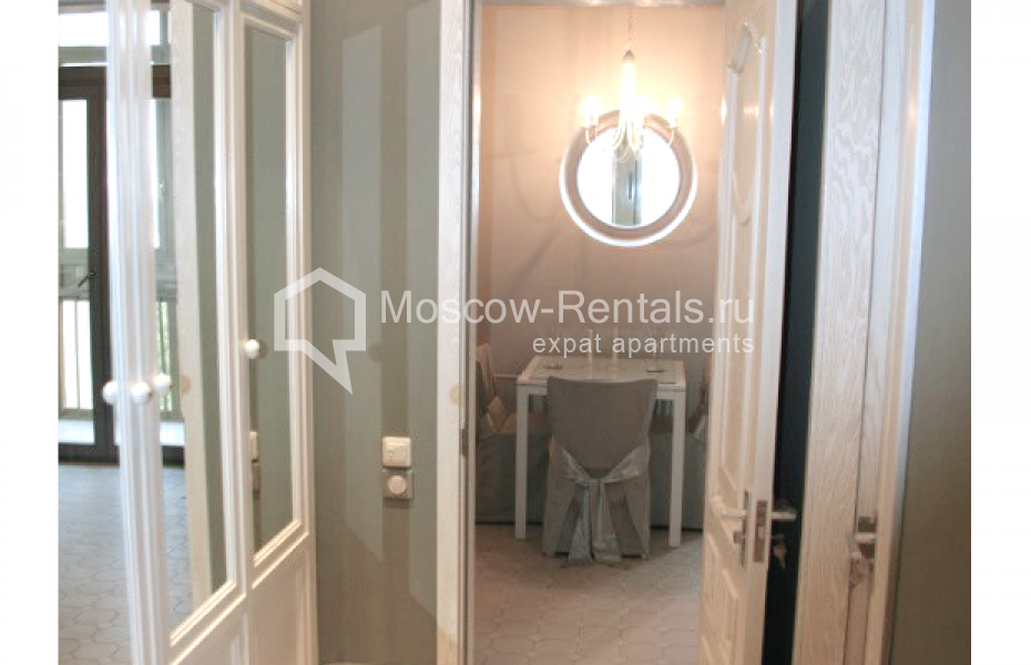 Photo #11 4-room (3 BR) apartment for <a href="http://moscow-rentals.ru/en/articles/long-term-rent" target="_blank">a long-term</a> rent
 in Russia, Moscow, Lomonosovskyi prosp, 29 к1