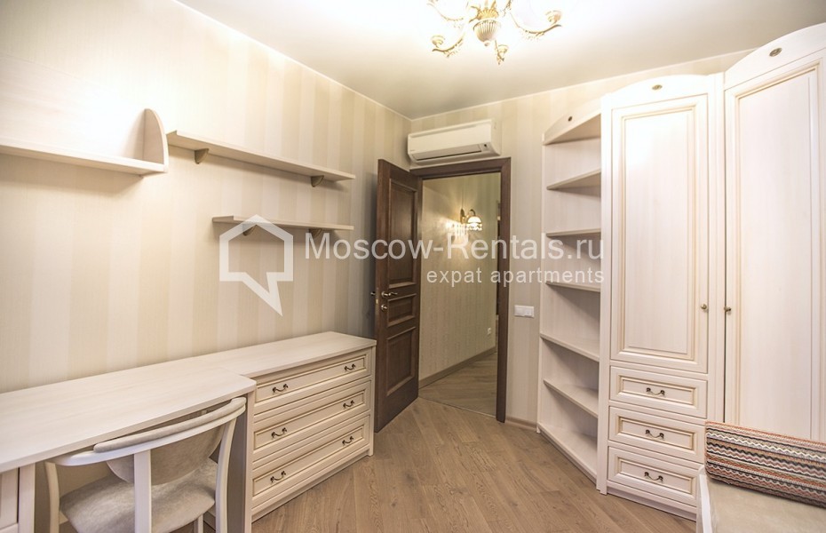 Photo #8 3-room (2 BR) apartment for <a href="http://moscow-rentals.ru/en/articles/long-term-rent" target="_blank">a long-term</a> rent
 in Russia, Moscow, Kastanaevskaya str, 45 к 2