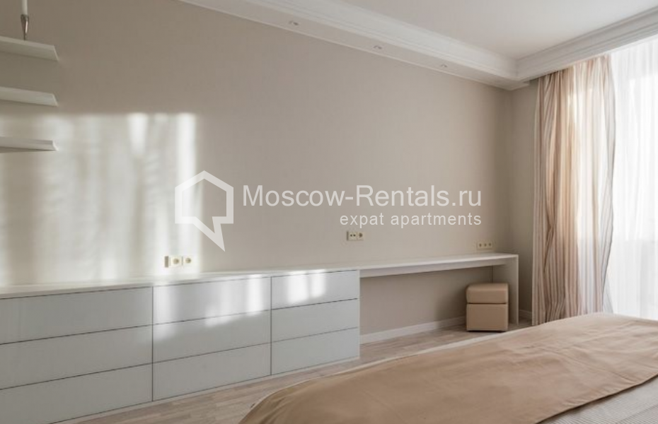 Photo #17 4-room (3 BR) apartment for <a href="http://moscow-rentals.ru/en/articles/long-term-rent" target="_blank">a long-term</a> rent
 in Russia, Moscow, Stoletova str, 9