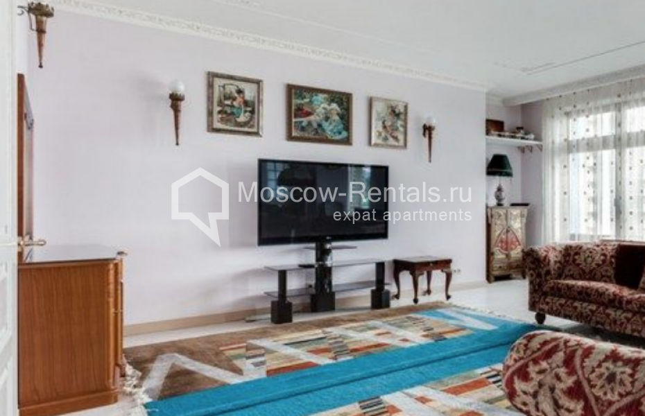 Photo #2 5-room (4 BR) apartment for <a href="http://moscow-rentals.ru/en/articles/long-term-rent" target="_blank">a long-term</a> rent
 in Russia, Moscow, Vernadskogo prosp, 92К1