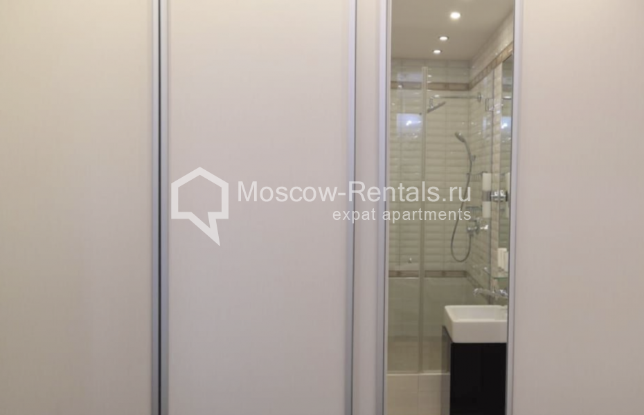 Photo #13 4-room (3 BR) apartment for <a href="http://moscow-rentals.ru/en/articles/long-term-rent" target="_blank">a long-term</a> rent
 in Russia, Moscow, Vernadskogo prosp., 105к4