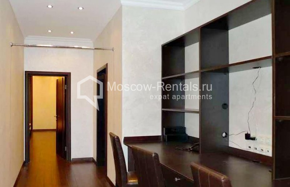 Photo #10 4-room (3 BR) apartment for <a href="http://moscow-rentals.ru/en/articles/long-term-rent" target="_blank">a long-term</a> rent
 in Russia, Moscow, Vernadskogo prosp, 105к4