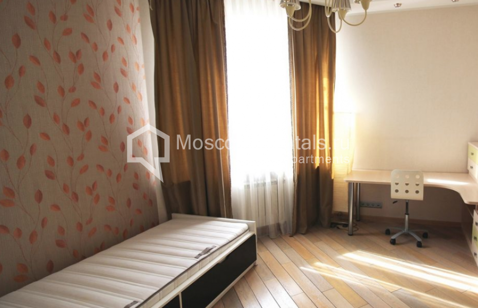 Photo #12 4-room (3 BR) apartment for <a href="http://moscow-rentals.ru/en/articles/long-term-rent" target="_blank">a long-term</a> rent
 in Russia, Moscow, Ramenki str, 20