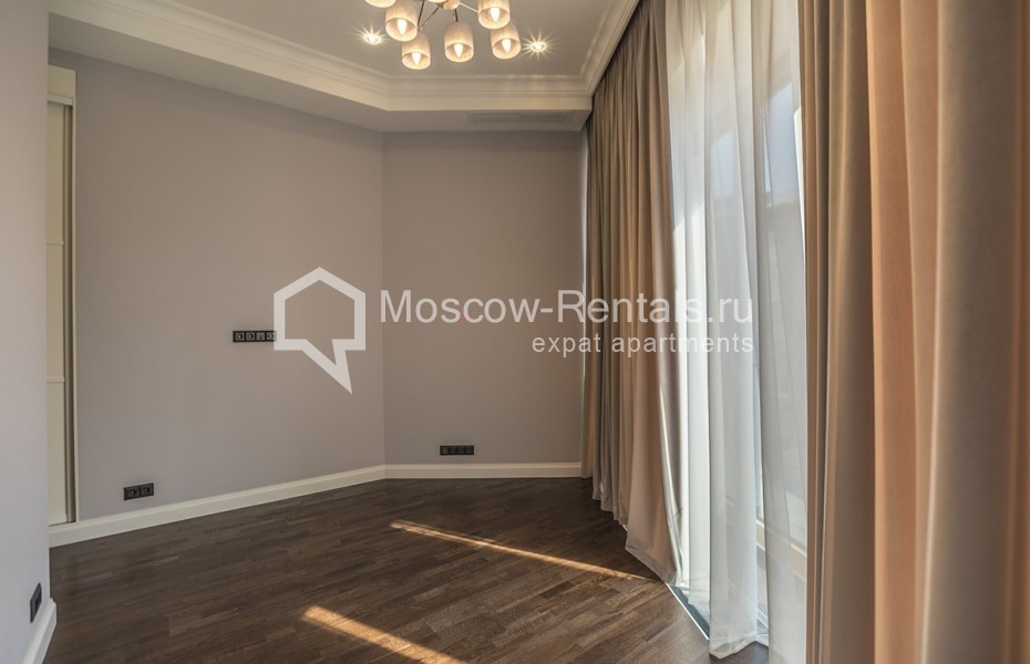 Photo #10 4-room (3 BR) apartment for <a href="http://moscow-rentals.ru/en/articles/long-term-rent" target="_blank">a long-term</a> rent
 in Russia, Moscow, Efremova str, 10 с 1 к 4/4