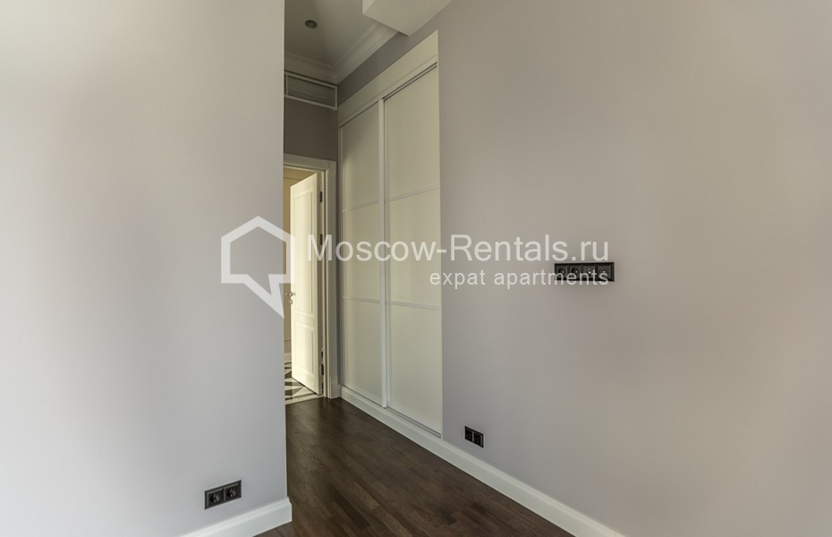 Photo #15 4-room (3 BR) apartment for <a href="http://moscow-rentals.ru/en/articles/long-term-rent" target="_blank">a long-term</a> rent
 in Russia, Moscow, Efremova str, 10 с 1 к 4/4