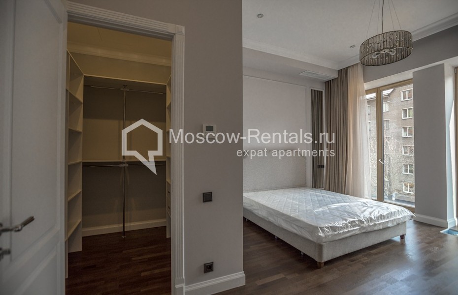 Photo #13 4-room (3 BR) apartment for <a href="http://moscow-rentals.ru/en/articles/long-term-rent" target="_blank">a long-term</a> rent
 in Russia, Moscow, Efremova str, 10 с 1 к 4/4
