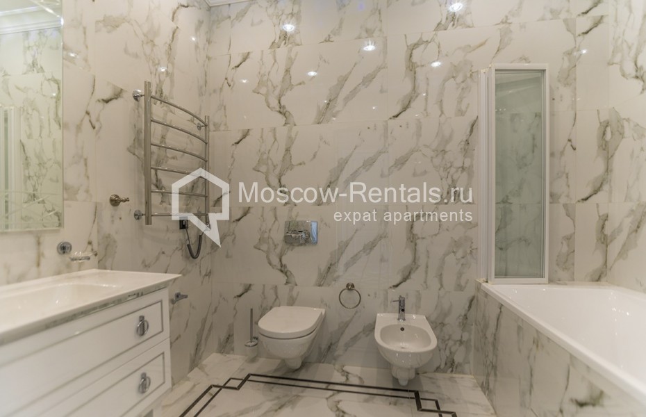 Photo #17 4-room (3 BR) apartment for <a href="http://moscow-rentals.ru/en/articles/long-term-rent" target="_blank">a long-term</a> rent
 in Russia, Moscow, Efremova str, 10 с 1 к 4/4