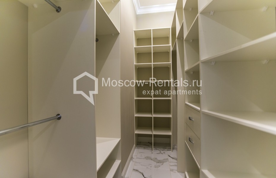 Photo #27 4-room (3 BR) apartment for <a href="http://moscow-rentals.ru/en/articles/long-term-rent" target="_blank">a long-term</a> rent
 in Russia, Moscow, Efremova str, 10 с 1 к 4/4
