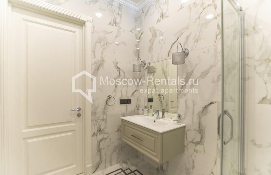 Photo #20 4-room (3 BR) apartment for <a href="http://moscow-rentals.ru/en/articles/long-term-rent" target="_blank">a long-term</a> rent
 in Russia, Moscow, Efremova str, 10 с 1 к 4/4