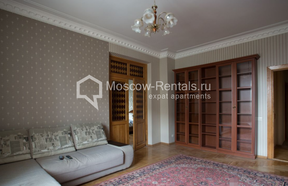 Photo #13 4-room (3 BR) apartment for <a href="http://moscow-rentals.ru/en/articles/long-term-rent" target="_blank">a long-term</a> rent
 in Russia, Moscow, Smolenskaya-Sennaya sq., 23/25