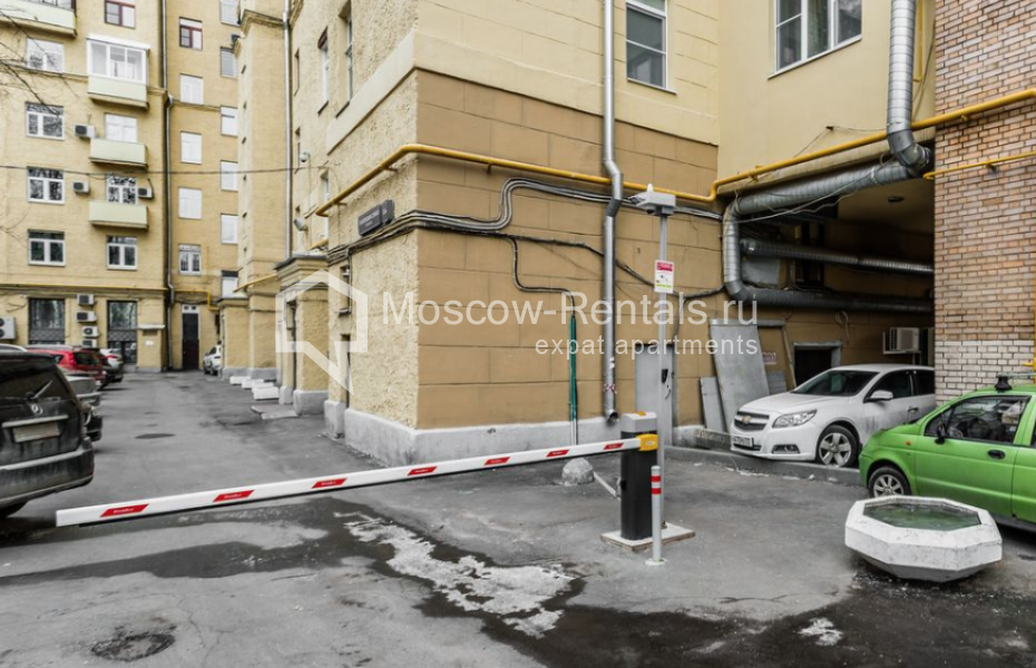 Photo #28 4-room (3 BR) apartment for <a href="http://moscow-rentals.ru/en/articles/long-term-rent" target="_blank">a long-term</a> rent
 in Russia, Moscow, Smolenskaya-Sennaya sq., 23/25