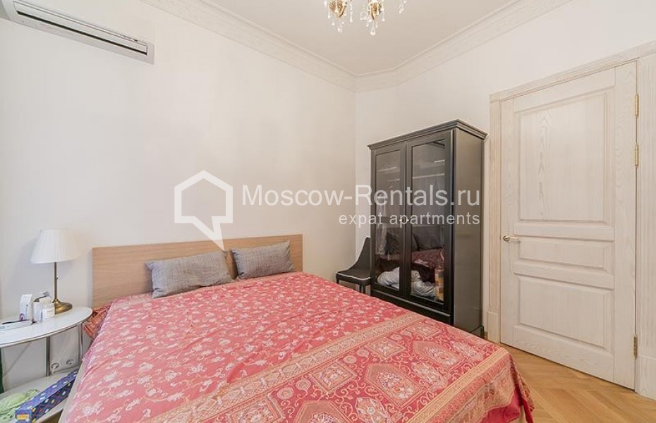 Photo #7 5-room (4 BR) apartment for <a href="http://moscow-rentals.ru/en/articles/long-term-rent" target="_blank">a long-term</a> rent
 in Russia, Moscow, Trekhprudnyi lane, 11/13С1
