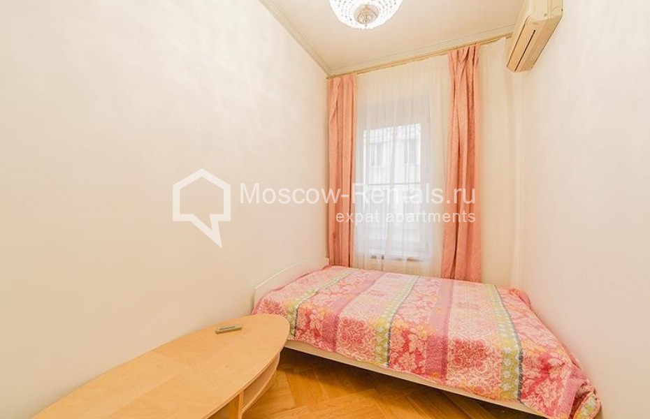 Photo #8 5-room (4 BR) apartment for <a href="http://moscow-rentals.ru/en/articles/long-term-rent" target="_blank">a long-term</a> rent
 in Russia, Moscow, Trekhprudnyi lane, 11/13С1