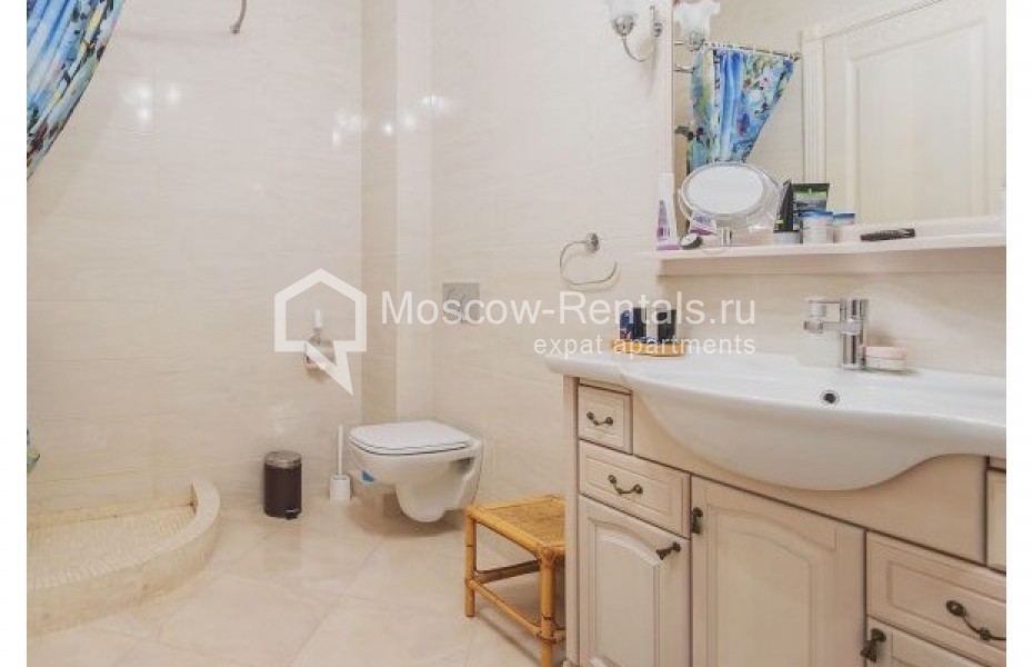 Photo #13 5-room (4 BR) apartment for <a href="http://moscow-rentals.ru/en/articles/long-term-rent" target="_blank">a long-term</a> rent
 in Russia, Moscow, Trekhprudnyi lane, 11/13С1