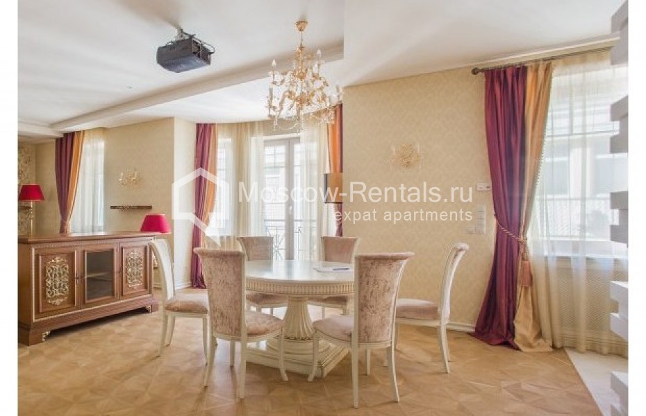 Photo #2 4-room (3 BR) apartment for <a href="http://moscow-rentals.ru/en/articles/long-term-rent" target="_blank">a long-term</a> rent
 in Russia, Moscow, Maly Kozikhinskyi lane, 14
