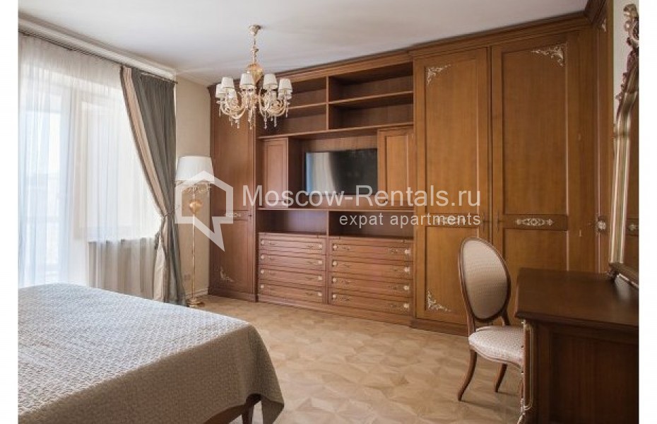 Photo #3 4-room (3 BR) apartment for <a href="http://moscow-rentals.ru/en/articles/long-term-rent" target="_blank">a long-term</a> rent
 in Russia, Moscow, Maly Kozikhinskyi lane, 14