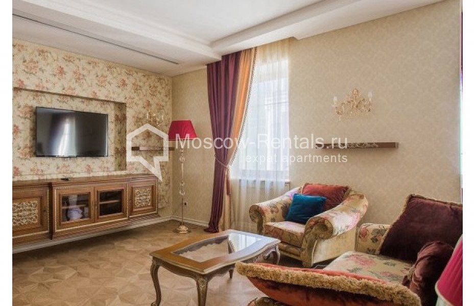 Photo #1 4-room (3 BR) apartment for <a href="http://moscow-rentals.ru/en/articles/long-term-rent" target="_blank">a long-term</a> rent
 in Russia, Moscow, Maly Kozikhinskyi lane, 14