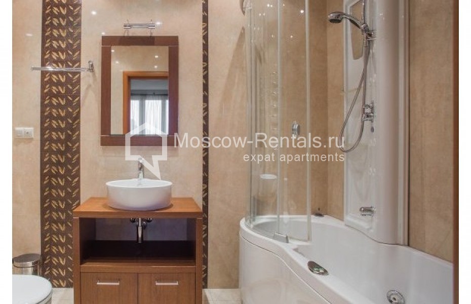 Photo #16 4-room (3 BR) apartment for <a href="http://moscow-rentals.ru/en/articles/long-term-rent" target="_blank">a long-term</a> rent
 in Russia, Moscow, Strastnoi blv., 10к1