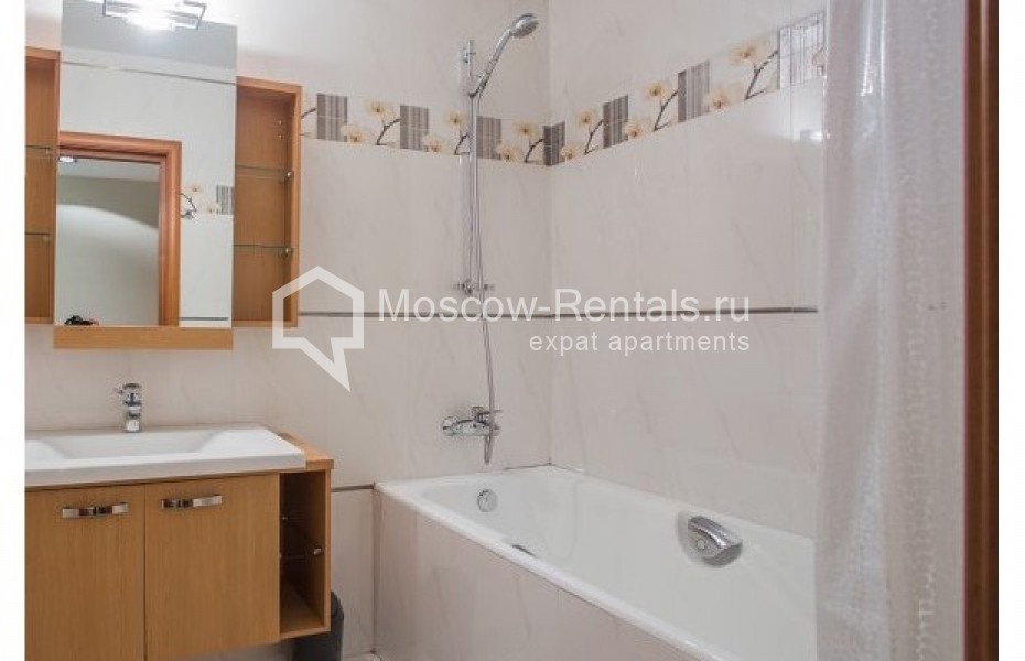 Photo #14 4-room (3 BR) apartment for <a href="http://moscow-rentals.ru/en/articles/long-term-rent" target="_blank">a long-term</a> rent
 in Russia, Moscow, Strastnoi blv., 10к1
