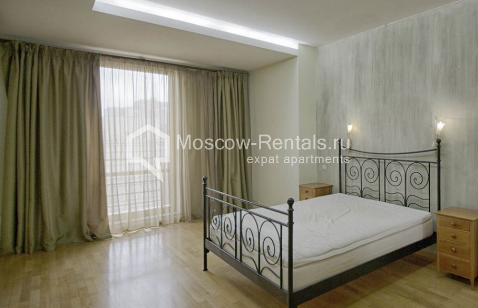Photo #8 4-room (3 BR) apartment for <a href="http://moscow-rentals.ru/en/articles/long-term-rent" target="_blank">a long-term</a> rent
 in Russia, Moscow, Strastnoi blv., 10к1