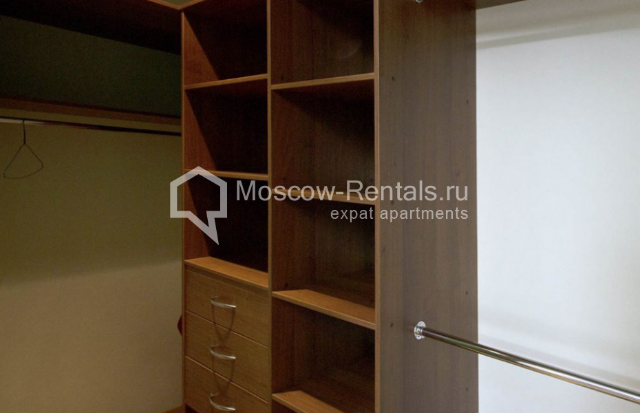 Photo #9 4-room (3 BR) apartment for <a href="http://moscow-rentals.ru/en/articles/long-term-rent" target="_blank">a long-term</a> rent
 in Russia, Moscow, Strastnoi blv., 10к1