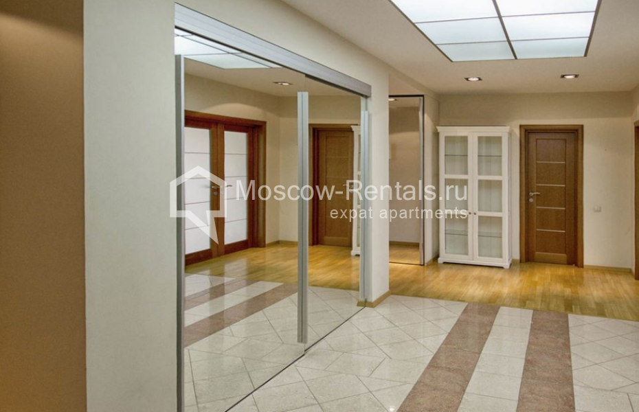 Photo #10 4-room (3 BR) apartment for <a href="http://moscow-rentals.ru/en/articles/long-term-rent" target="_blank">a long-term</a> rent
 in Russia, Moscow, Strastnoi blv., 10к1