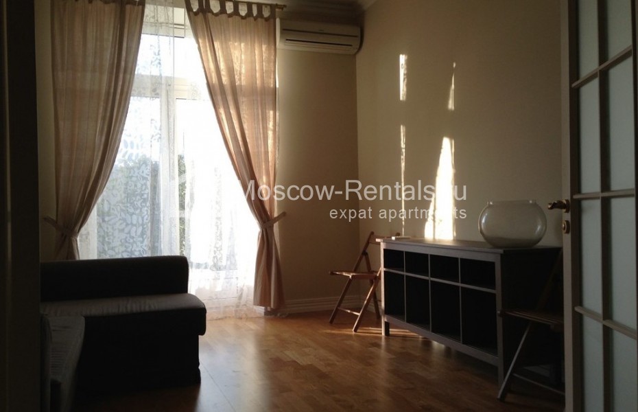 Photo #2 2-room (1 BR) apartment for <a href="http://moscow-rentals.ru/en/articles/long-term-rent" target="_blank">a long-term</a> rent
 in Russia, Moscow, Frunzenskaya emb, 38/1