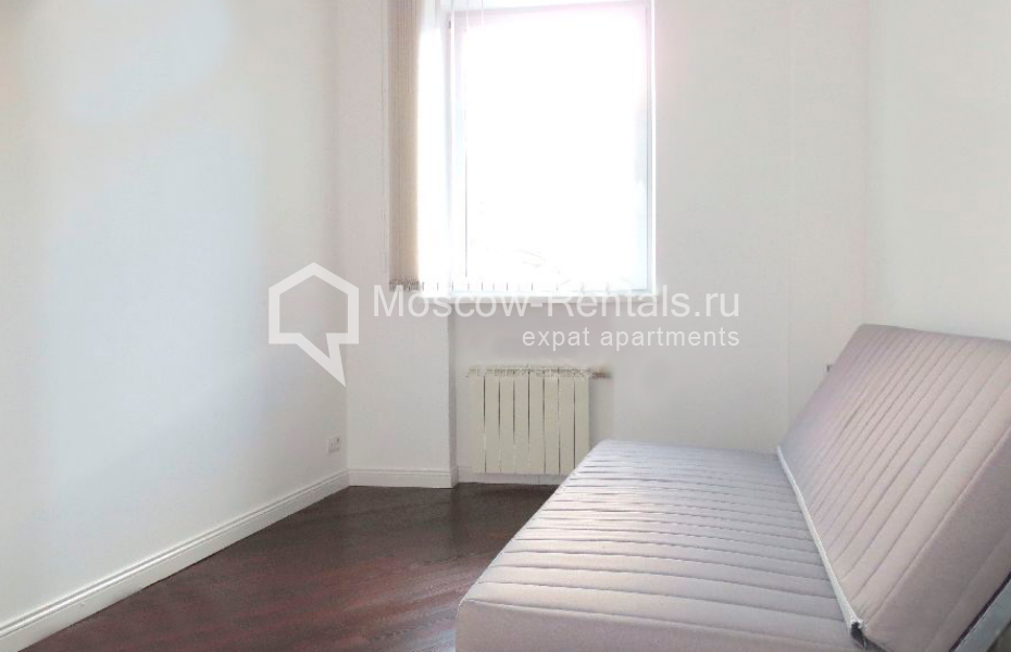 Photo #7 3-room (2 BR) apartment for <a href="http://moscow-rentals.ru/en/articles/long-term-rent" target="_blank">a long-term</a> rent
 in Russia, Moscow, Glinishevskyi lane, 5/7