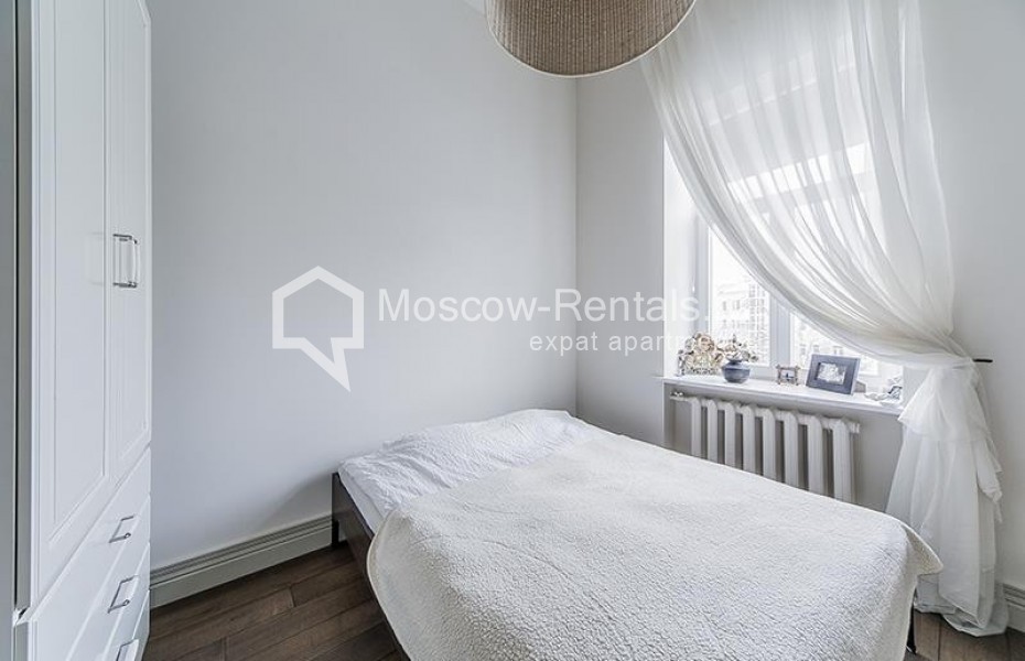 Photo #11 4-room (3 BR) apartment for <a href="http://moscow-rentals.ru/en/articles/long-term-rent" target="_blank">a long-term</a> rent
 in Russia, Moscow, B. Bronnaya str., 7